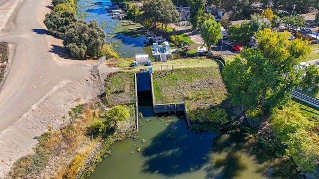 788 E Willow Ave, Manteca, CA 95337