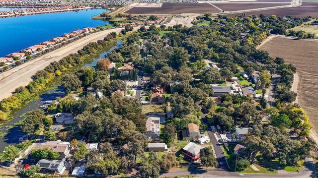 788 E Willow Ave, Manteca, CA 95337