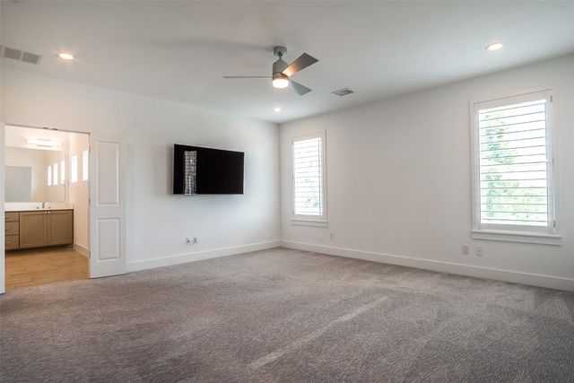 2216 Scenic Bluff Drive, Fort Worth, TX 76111