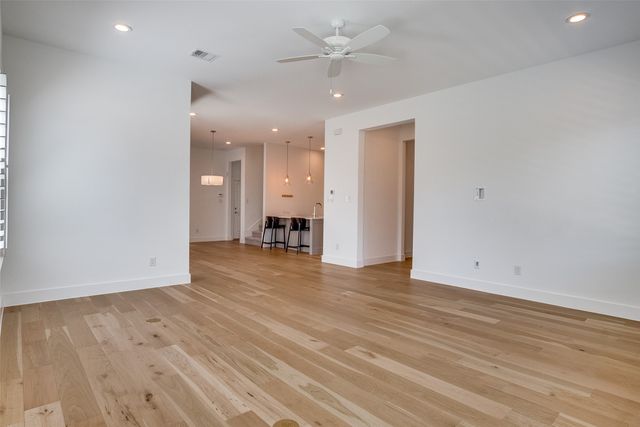 2216 Scenic Bluff Drive, Fort Worth, TX 76111