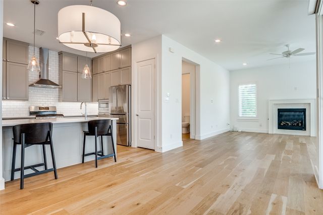 2216 Scenic Bluff Drive, Fort Worth, TX 76111