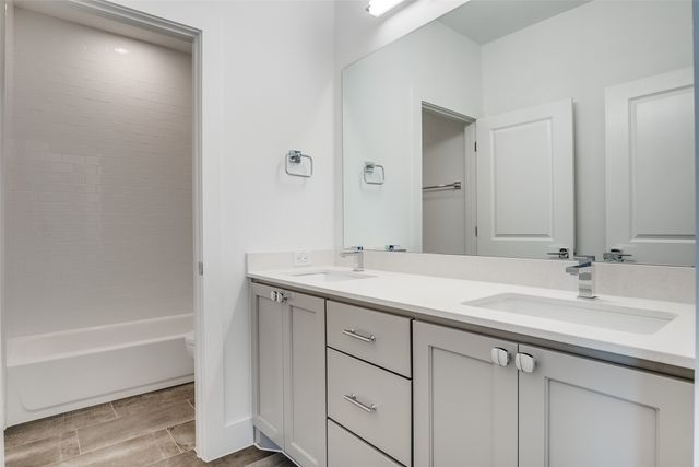 2216 Scenic Bluff Drive, Fort Worth, TX 76111