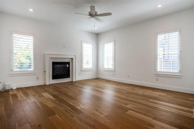 2216 Scenic Bluff Drive, Fort Worth, TX 76111