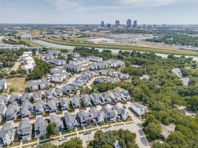 2216 Scenic Bluff Drive, Fort Worth, TX 76111