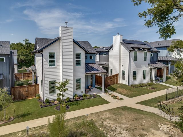 2216 Scenic Bluff Drive, Fort Worth, TX 76111