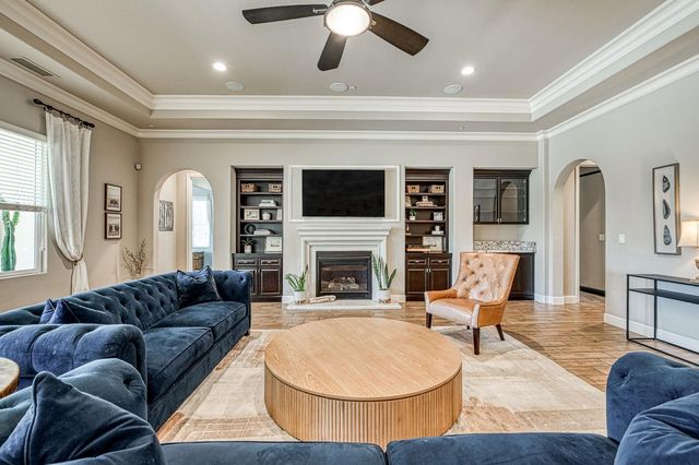 1439 N Maine Avenue, Clovis, CA 93619