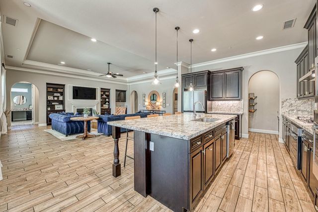 1439 N Maine Avenue, Clovis, CA 93619