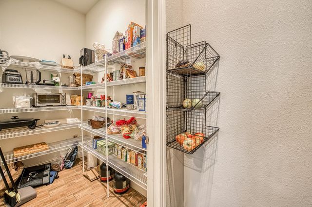 1439 N Maine Avenue, Clovis, CA 93619