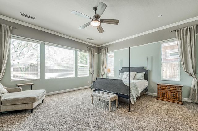 1439 N Maine Avenue, Clovis, CA 93619
