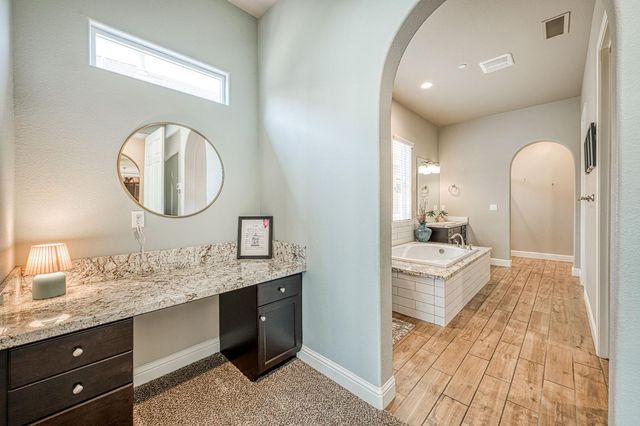 1439 N Maine Avenue, Clovis, CA 93619