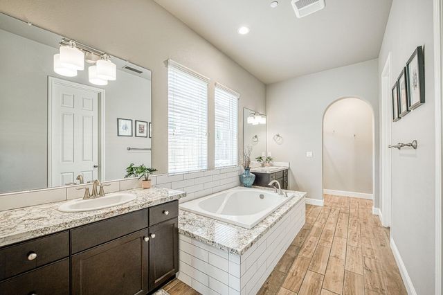 1439 N Maine Avenue, Clovis, CA 93619