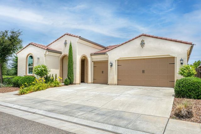 1439 N Maine Avenue, Clovis, CA 93619