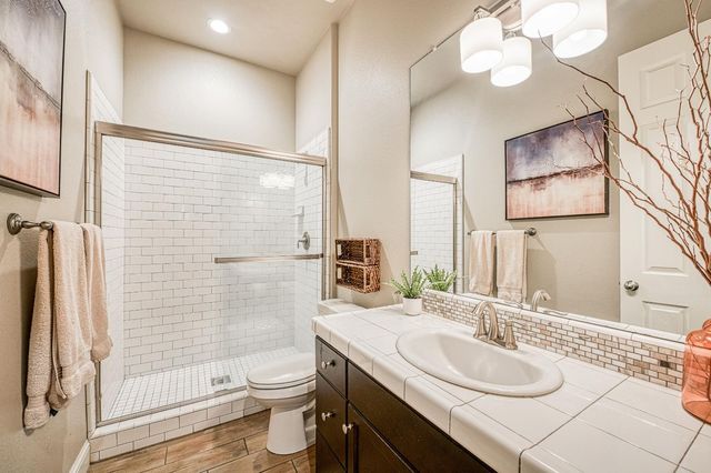 1439 N Maine Avenue, Clovis, CA 93619