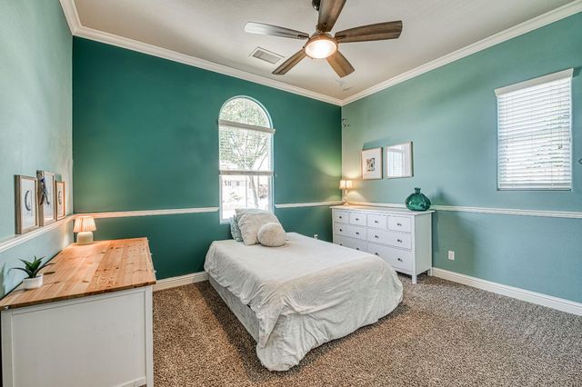 1439 N Maine Avenue, Clovis, CA 93619