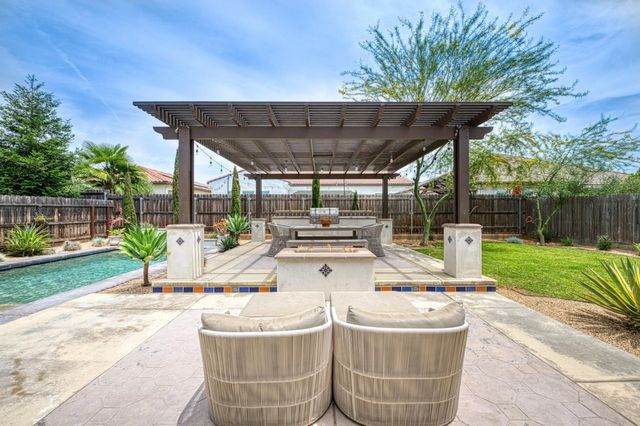 1439 N Maine Avenue, Clovis, CA 93619