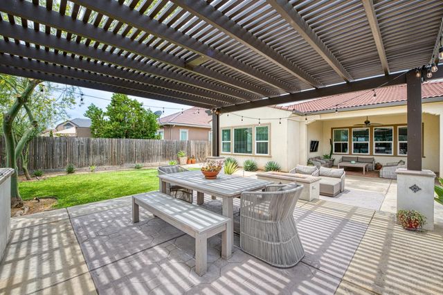 1439 N Maine Avenue, Clovis, CA 93619