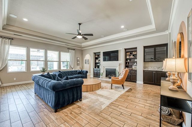 1439 N Maine Avenue, Clovis, CA 93619