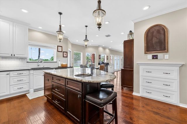 5909 Oso Pkwy, Corpus Christi, TX 78414