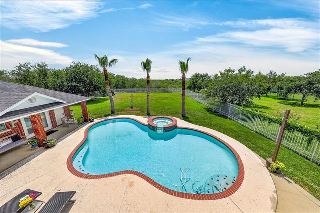 5909 Oso Pkwy, Corpus Christi, TX 78414