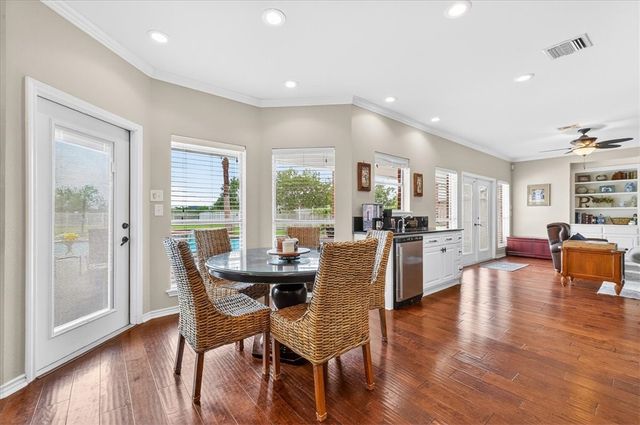 5909 Oso Pkwy, Corpus Christi, TX 78414