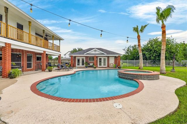 5909 Oso Pkwy, Corpus Christi, TX 78414