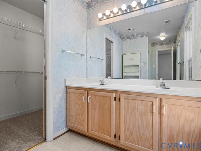 10713 Hamlin Way, Chester, VA 23831