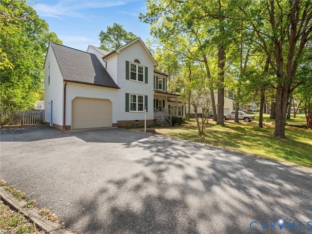 10713 Hamlin Way, Chester, VA 23831