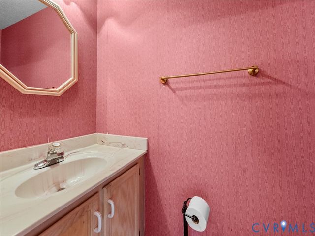10713 Hamlin Way, Chester, VA 23831