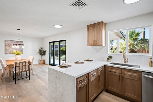 8102 E PALM Lane, Scottsdale, AZ 85257