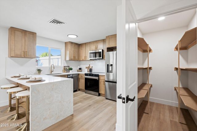 8102 E PALM Lane, Scottsdale, AZ 85257