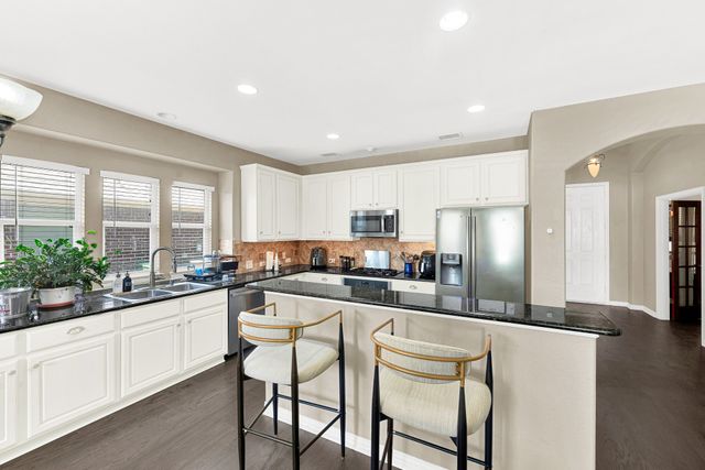 8120 Holliday Road, Lantana, TX 76226