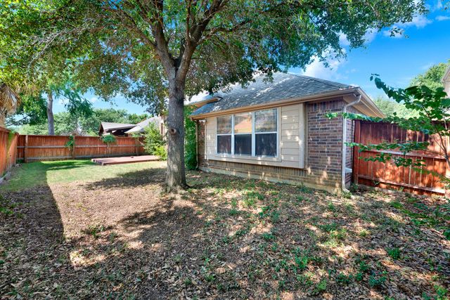 8120 Holliday Road, Lantana, TX 76226