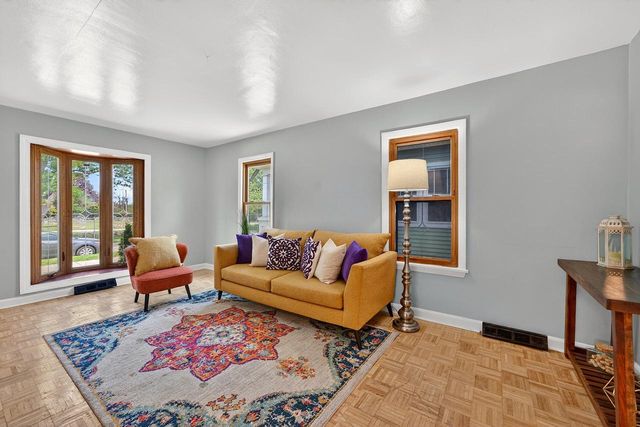 2421 Mohr AVENUE, Racine, WI 53405