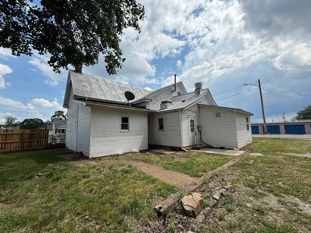 401 Cumberland St, E, Cowan, TN 37318