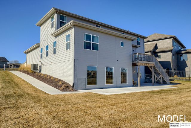 8205 S 196 Street, Gretna, NE 68028