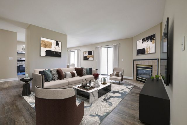 2366 South Street D, Elgin, IL 60123