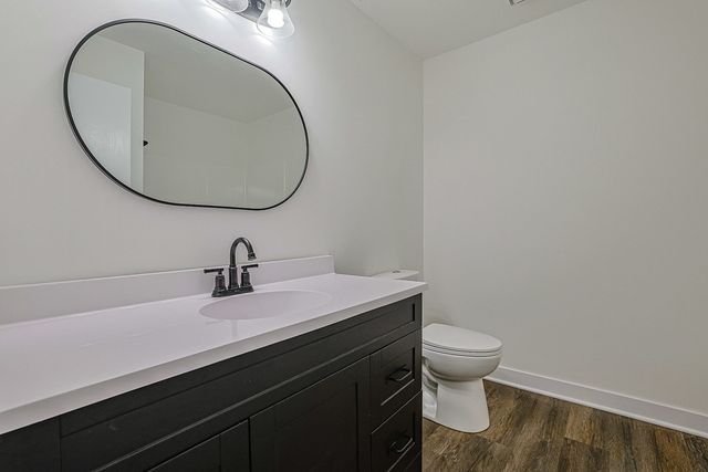 2366 South Street D, Elgin, IL 60123