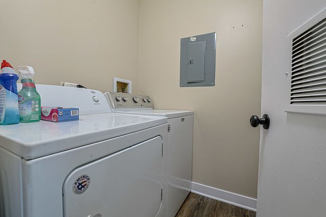 2366 South Street D, Elgin, IL 60123