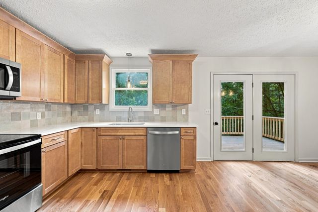 357 Twin Oaks Dr, Kingston Springs, TN 37082