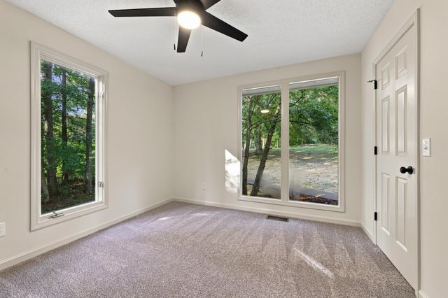 357 Twin Oaks Dr, Kingston Springs, TN 37082