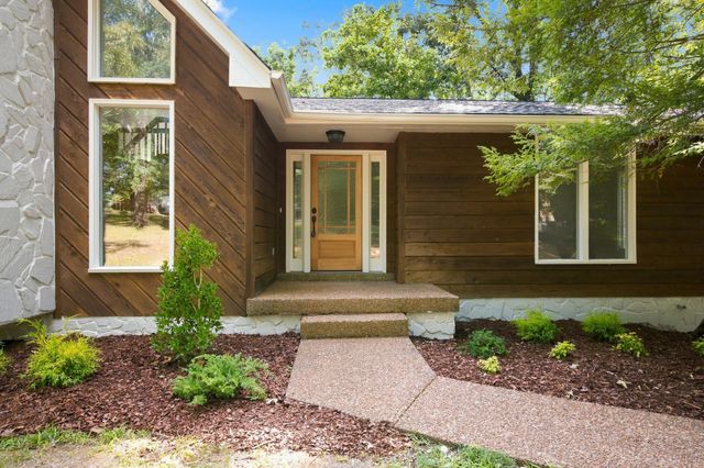 357 Twin Oaks Dr, Kingston Springs, TN 37082