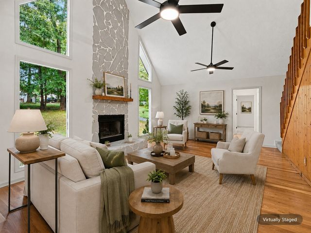 357 Twin Oaks Dr, Kingston Springs, TN 37082