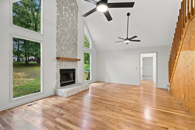 357 Twin Oaks Dr, Kingston Springs, TN 37082
