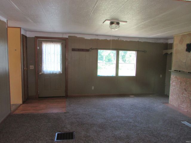 5897 S 775 E Street, Pierceton, IN 46562