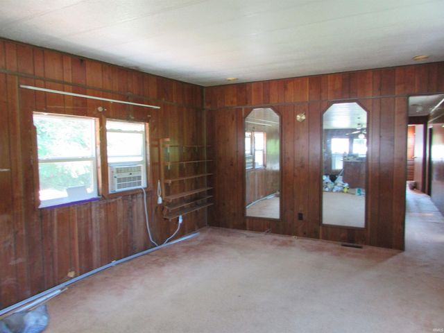 5897 S 775 E Street, Pierceton, IN 46562