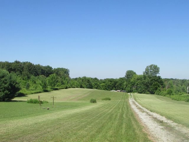 5897 S 775 E Street, Pierceton, IN 46562