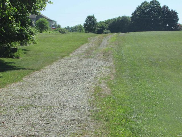 5897 S 775 E Street, Pierceton, IN 46562