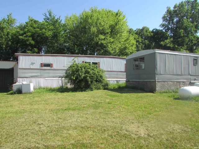 5897 S 775 E Street, Pierceton, IN 46562