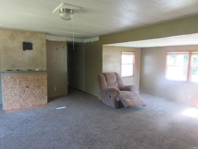 5897 S 775 E Street, Pierceton, IN 46562