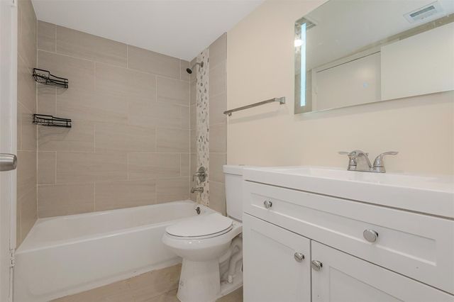9951 Nob Hill Place 9951, Sunrise, FL 33351